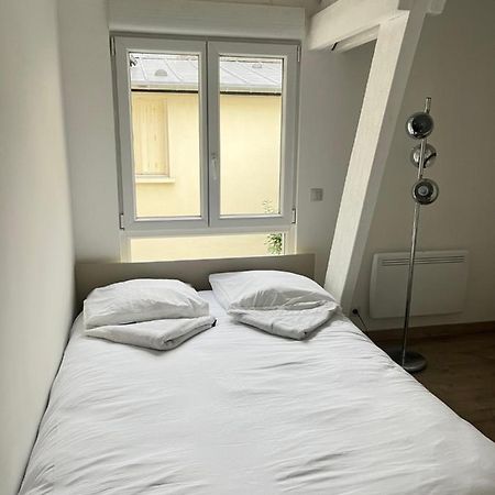 Ecu : Superbe Appartement Avec Exterieur Reims Luaran gambar