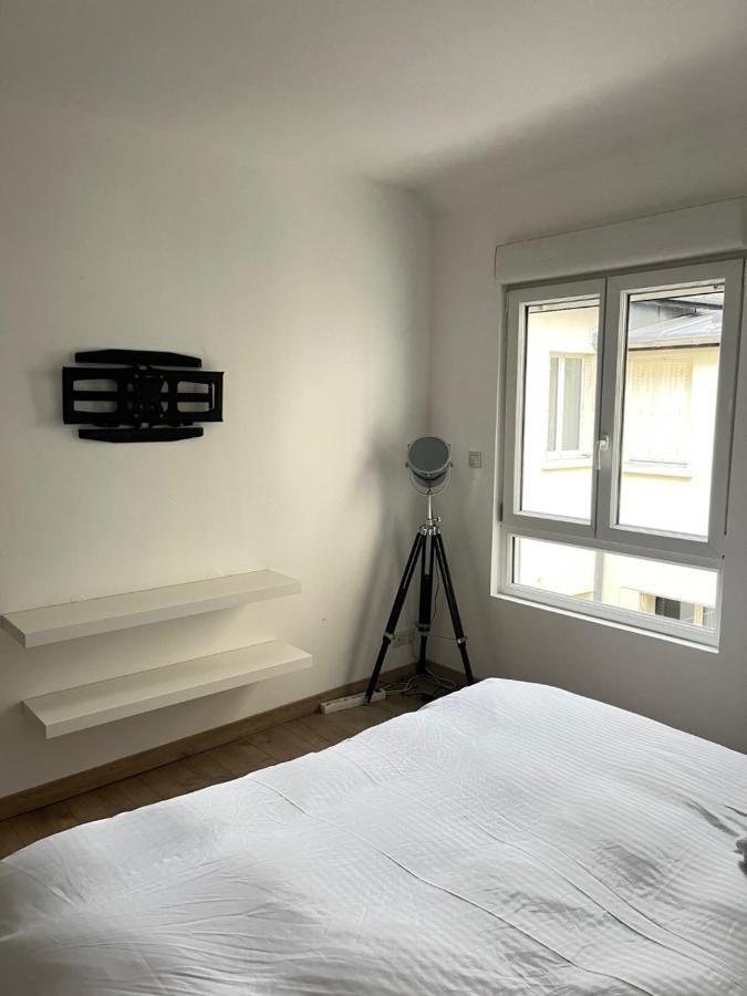 Ecu : Superbe Appartement Avec Exterieur Reims Luaran gambar