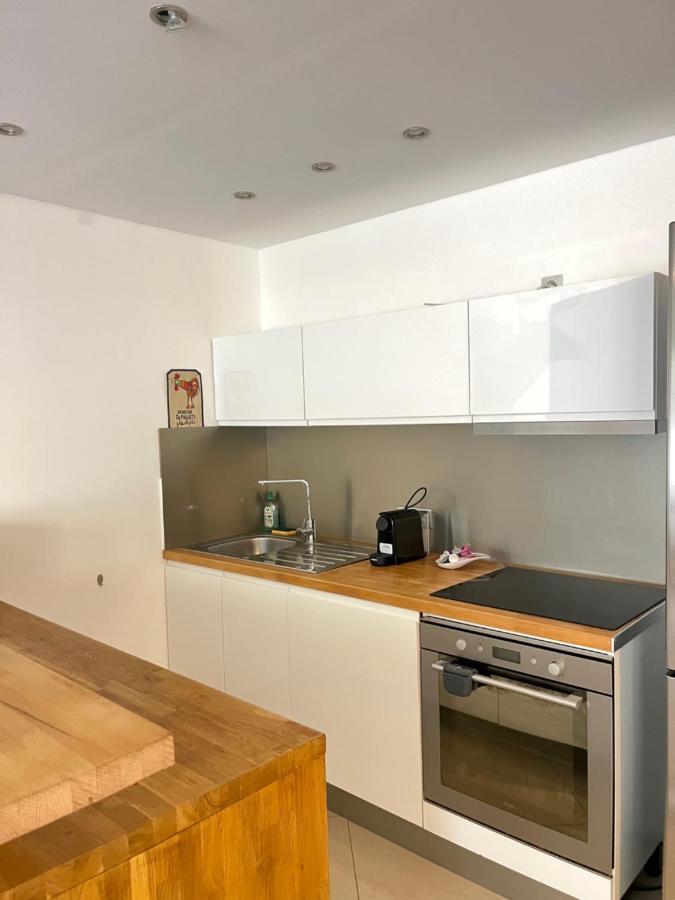 Ecu : Superbe Appartement Avec Exterieur Reims Luaran gambar
